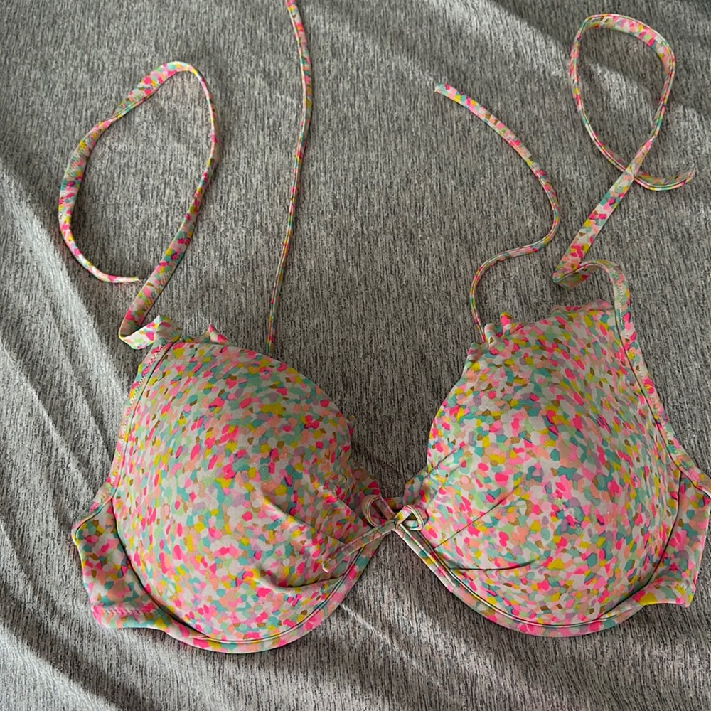 Victoria’s Secret swim top 36D